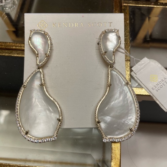 NWT Kendra Scott Mother of Pearl earrings - Picture 2 of 5